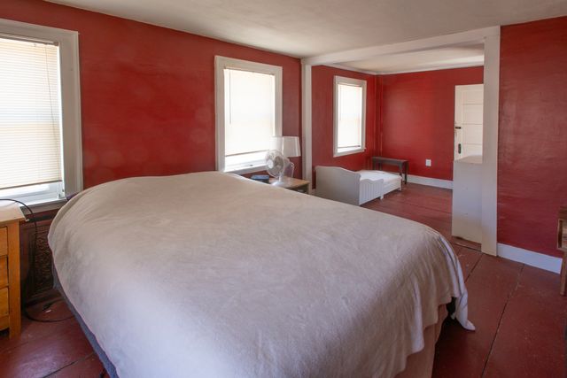31 Goshen Road, Williamsburg, MA 01096