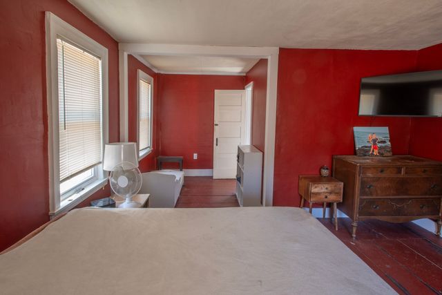 31 Goshen Road, Williamsburg, MA 01096
