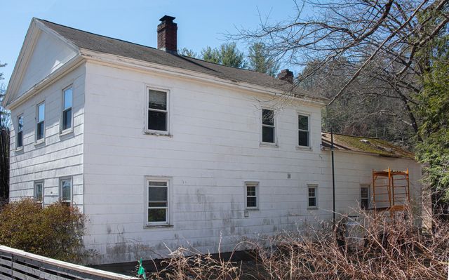 31 Goshen Road, Williamsburg, MA 01096