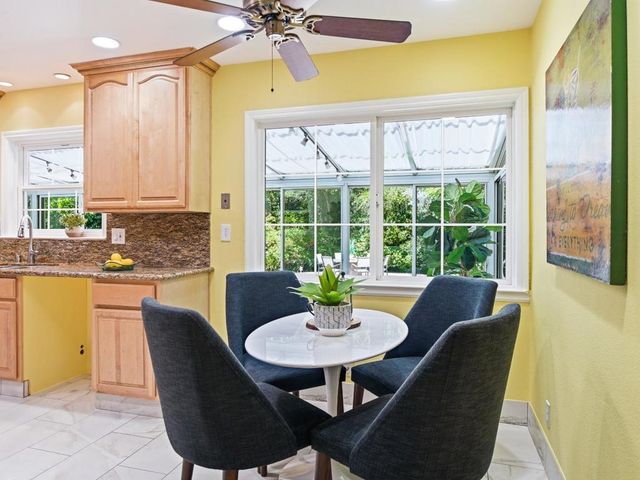 495 Arboleda Drive, Los Altos, CA 94024