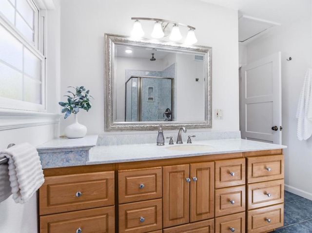 495 Arboleda Drive, Los Altos, CA 94024