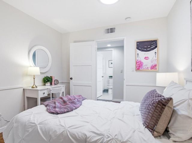 495 Arboleda Drive, Los Altos, CA 94024