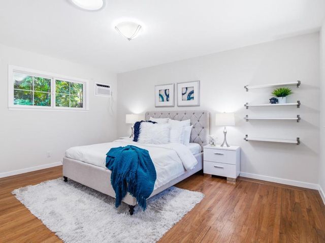 495 Arboleda Drive, Los Altos, CA 94024
