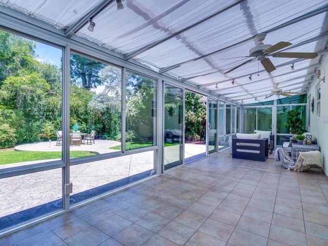 495 Arboleda Drive, Los Altos, CA 94024