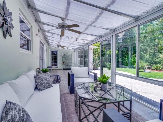 495 Arboleda Drive, Los Altos, CA 94024