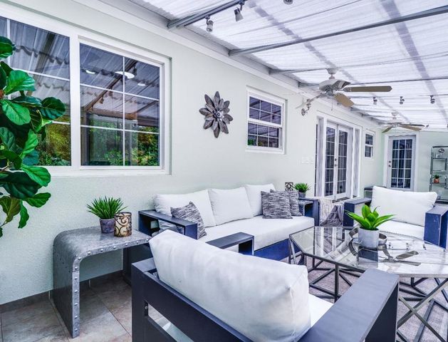 495 Arboleda Drive, Los Altos, CA 94024