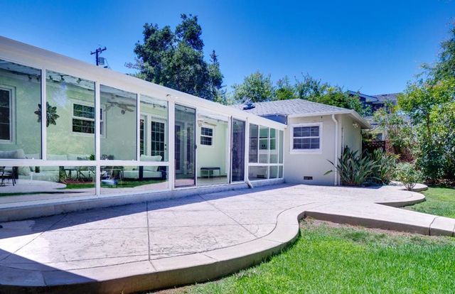 495 Arboleda Drive, Los Altos, CA 94024