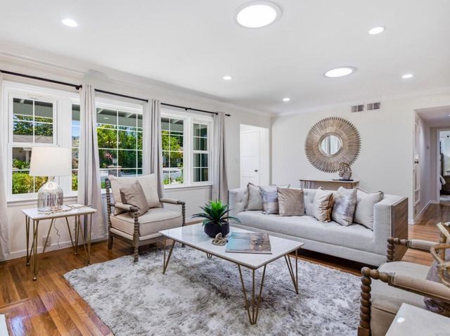 495 Arboleda Drive, Los Altos, CA 94024
