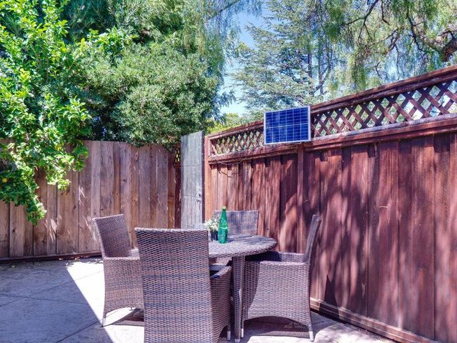 495 Arboleda Drive, Los Altos, CA 94024