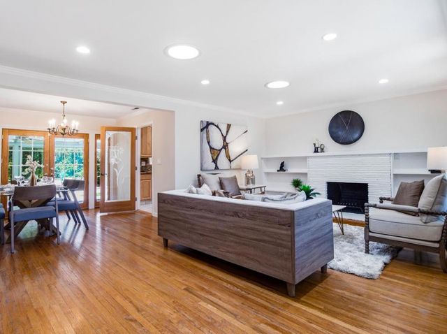 495 Arboleda Drive, Los Altos, CA 94024