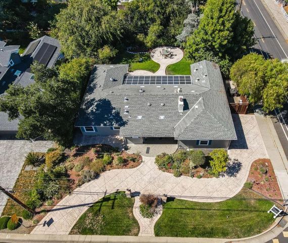 495 Arboleda Drive, Los Altos, CA 94024