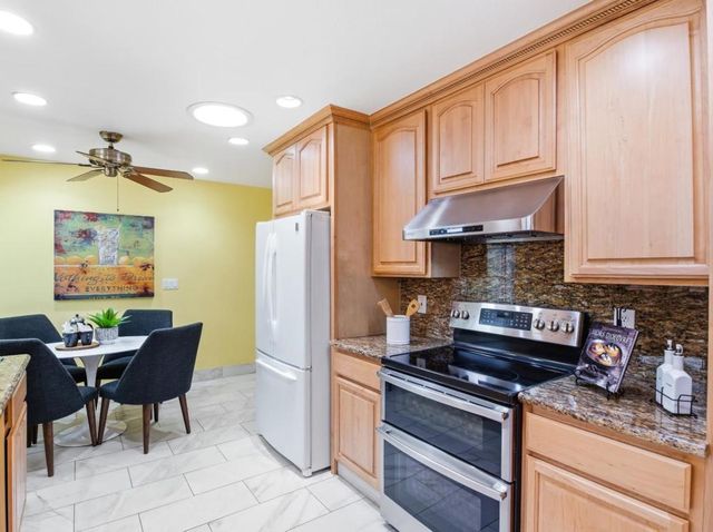 495 Arboleda Drive, Los Altos, CA 94024