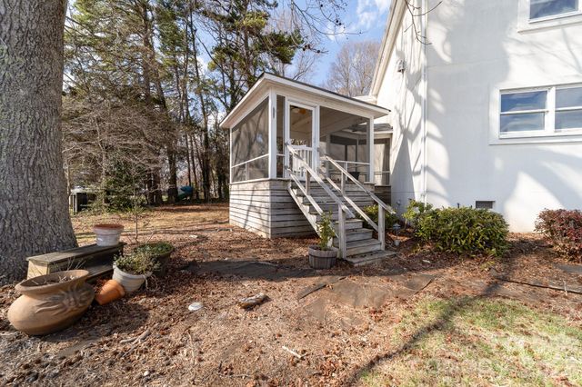 132 Clearwater Lane, Mooresville, NC 28117