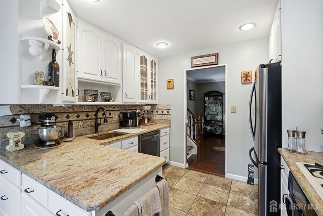 25 Dusko Drive, Parlin, NJ 08859