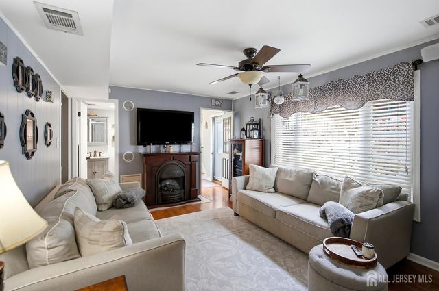 25 Dusko Drive, Parlin, NJ 08859
