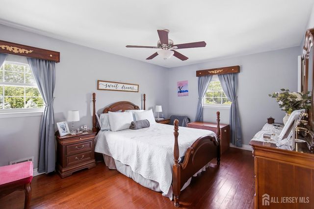 25 Dusko Drive, Parlin, NJ 08859