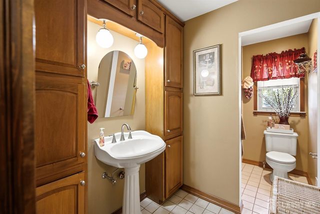 25 Dusko Drive, Parlin, NJ 08859