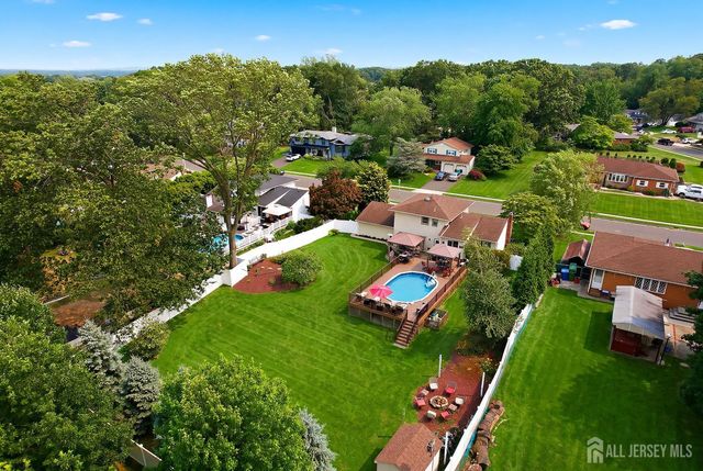 25 Dusko Drive, Parlin, NJ 08859