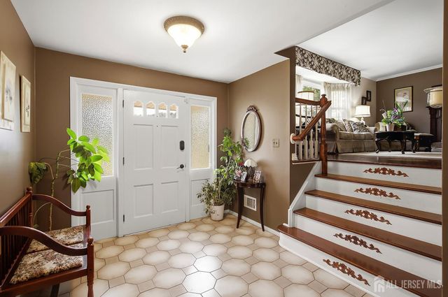 25 Dusko Drive, Parlin, NJ 08859
