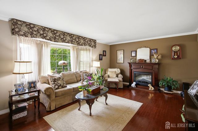 25 Dusko Drive, Parlin, NJ 08859