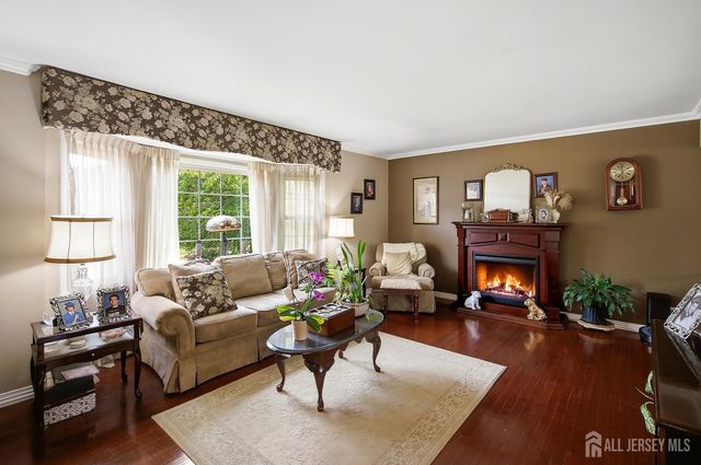 25 Dusko Drive, Parlin, NJ 08859