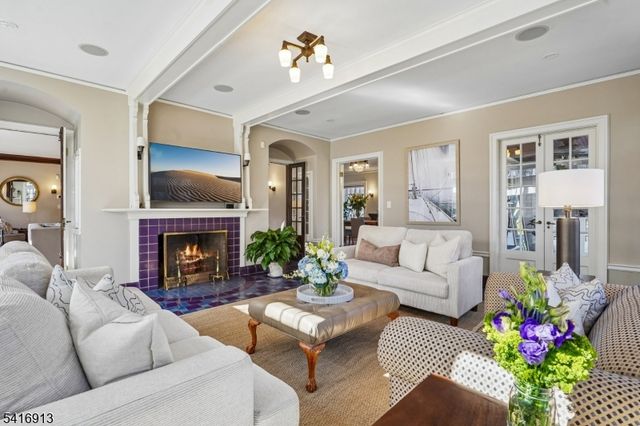 29 Hillcrest Rd, Glen Ridge Boro Twp., NJ 07028