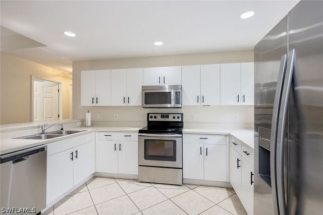 2910 2nd ST NE, Naples, FL 34120