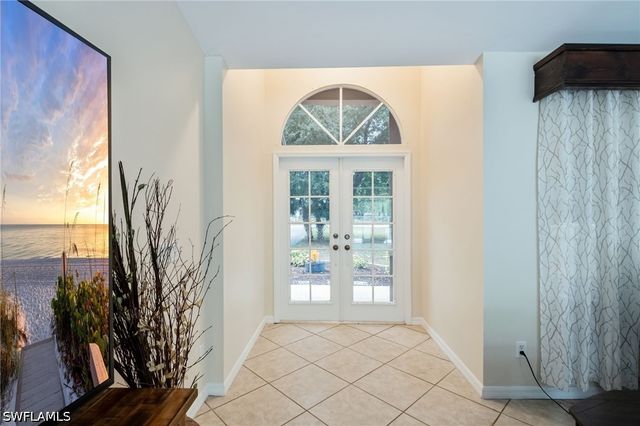 2910 2nd ST NE, Naples, FL 34120