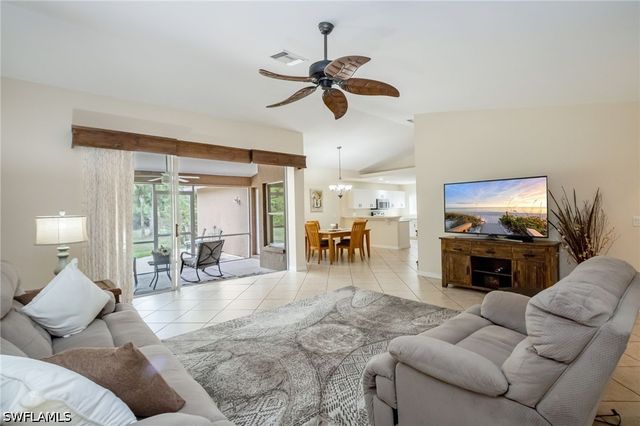 2910 2nd ST NE, Naples, FL 34120