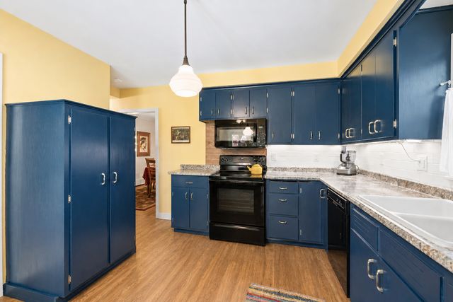 113 4th Street E, Carver, MN 55315