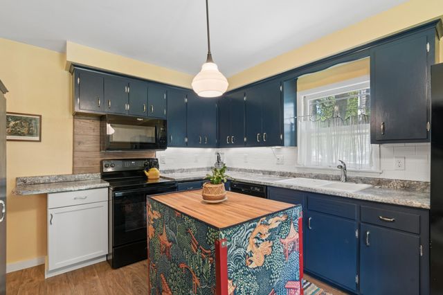 113 4th Street E, Carver, MN 55315