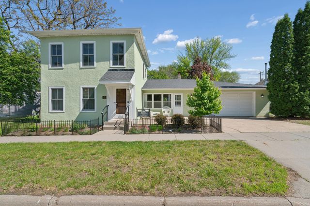 113 4th Street E, Carver, MN 55315