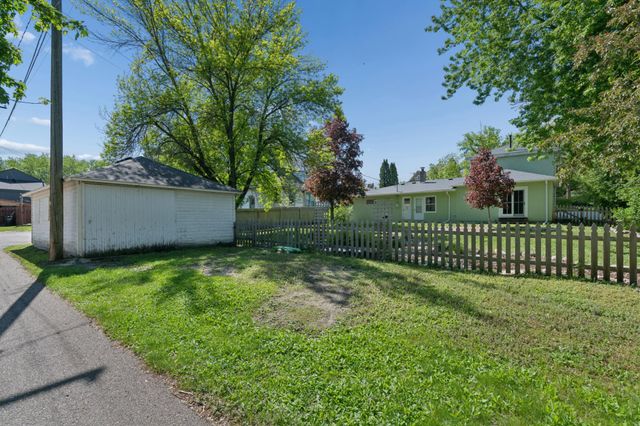 113 4th Street E, Carver, MN 55315