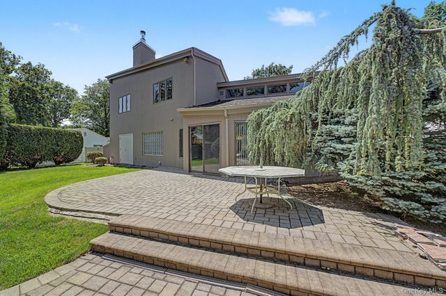 15 Pimlico Drive, Commack, NY 11725