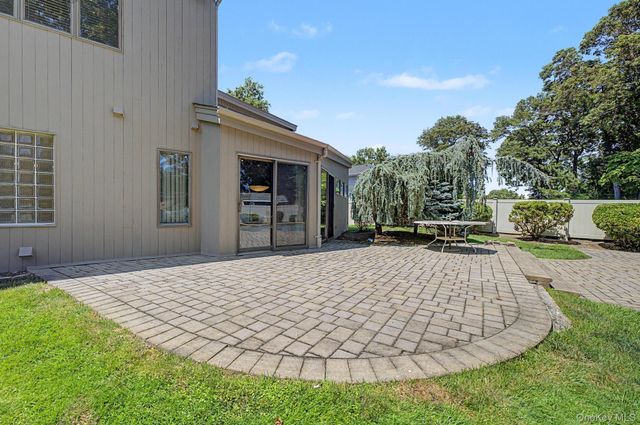 15 Pimlico Drive, Commack, NY 11725