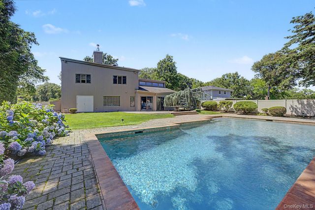 15 Pimlico Drive, Commack, NY 11725
