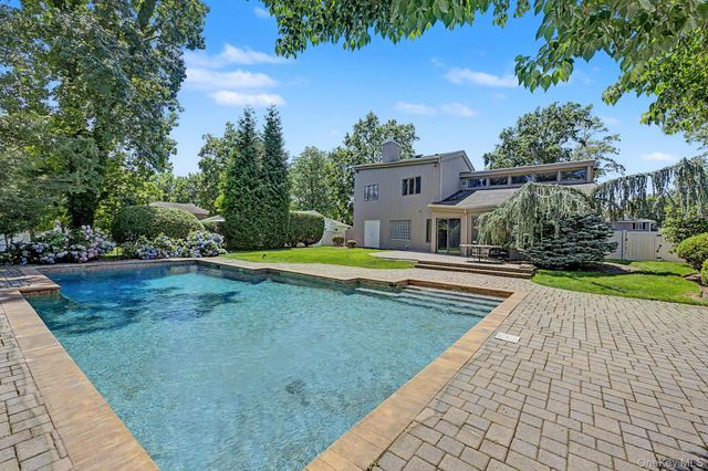 15 Pimlico Drive, Commack, NY 11725