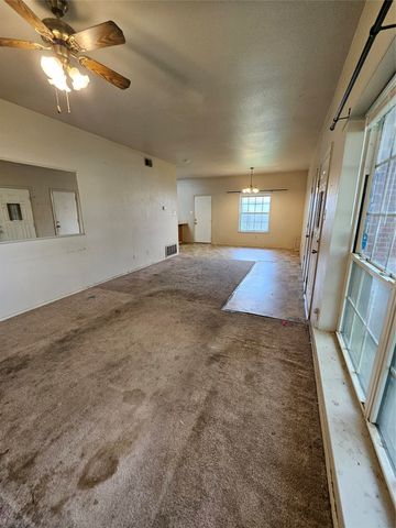 114 Silver Fox, Lacy Lakeview, TX 76705