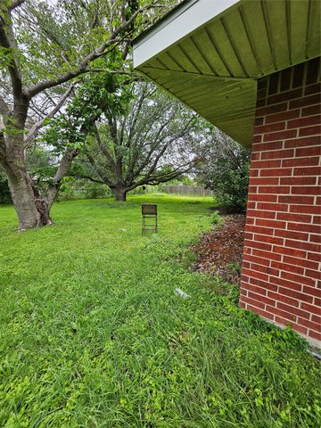 114 Silver Fox, Lacy Lakeview, TX 76705