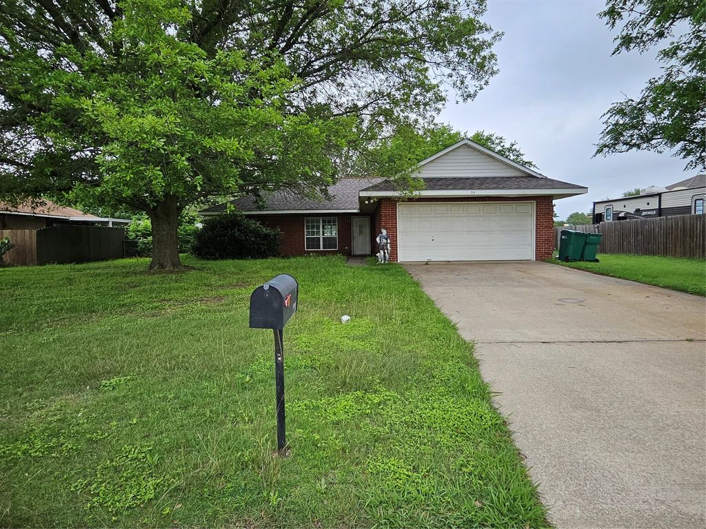 114 Silver Fox, Lacy Lakeview, TX 76705