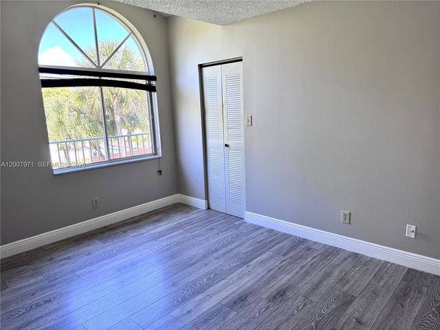 10420 SW 158th Ct 306, Miami, FL 33196