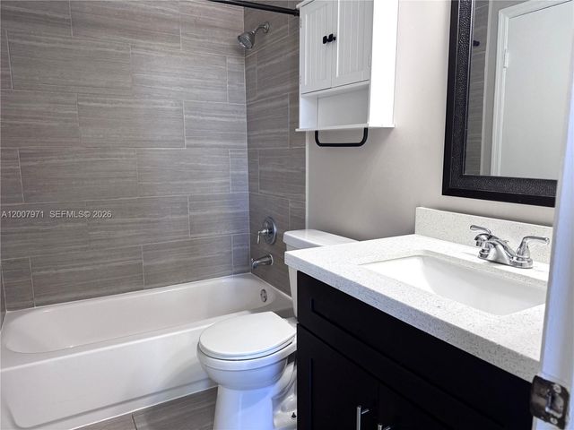 10420 SW 158th Ct 306, Miami, FL 33196