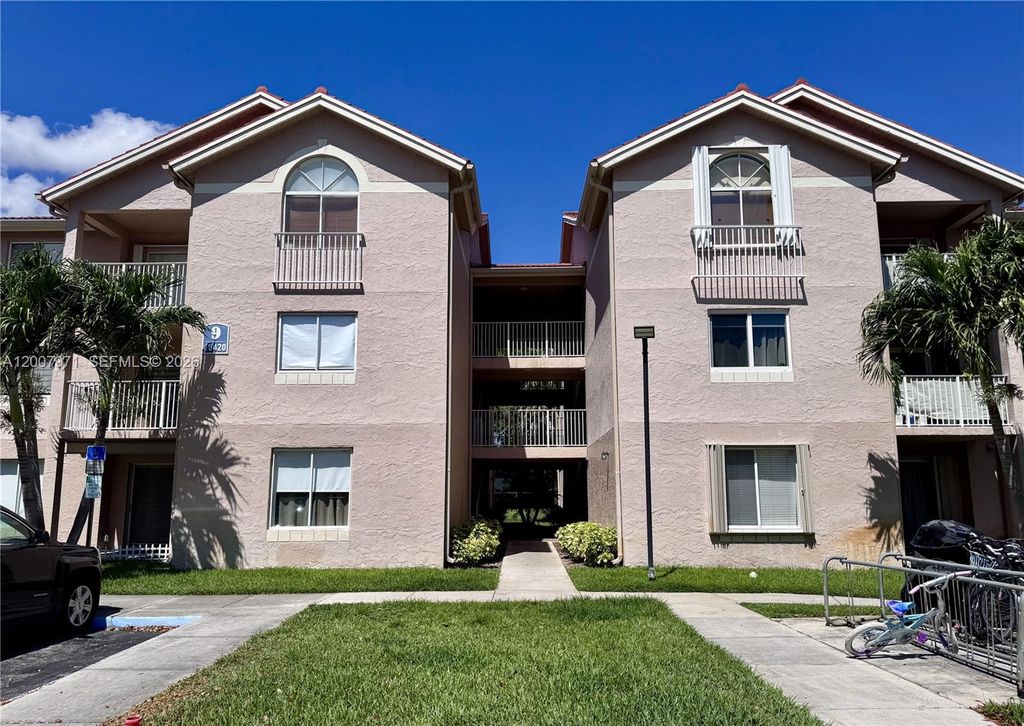 10420 SW 158th Ct 306, Miami, FL 33196