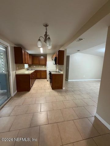 10550 FAIRLANE Drive, Jacksonville, FL 32218