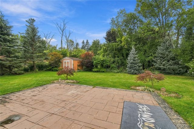 5866 Lakecrest Drive, Hamburg, NY 14085