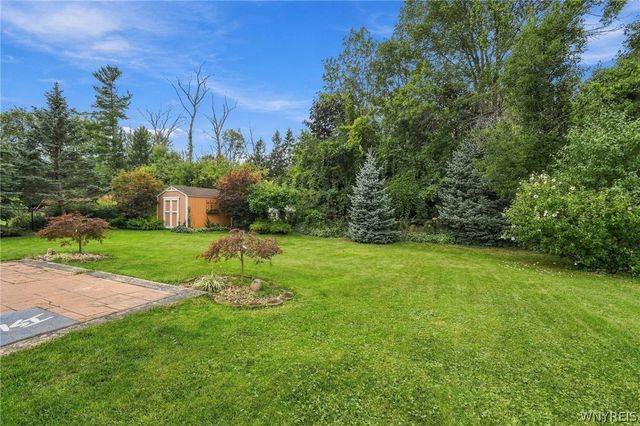 5866 Lakecrest Drive, Hamburg, NY 14085