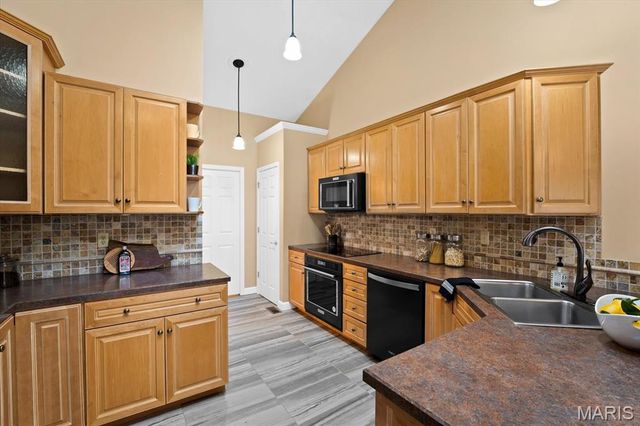 70 Ginger Creek Parkway, Glen Carbon, IL 62034