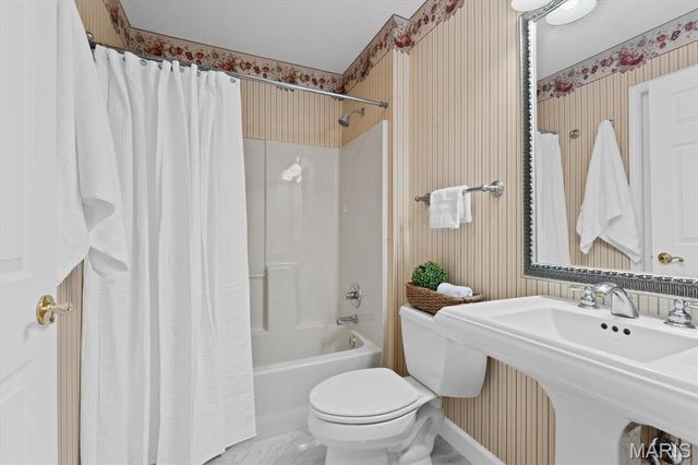 70 Ginger Creek Parkway, Glen Carbon, IL 62034