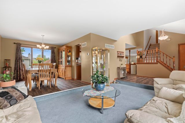 4924 Pheasant Court, Schererville, IN 46375