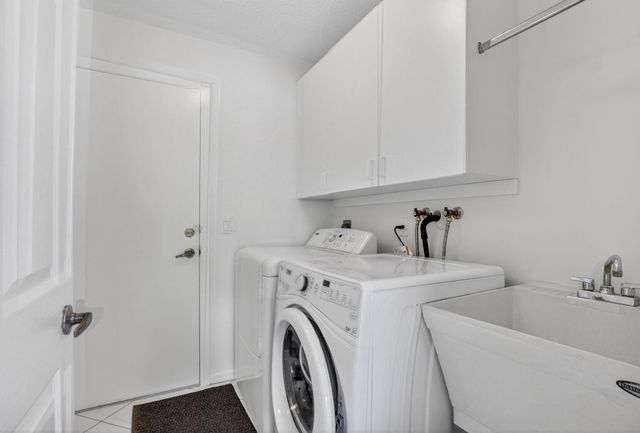 23429 Rakelle Circle, Boca Raton, FL 33433